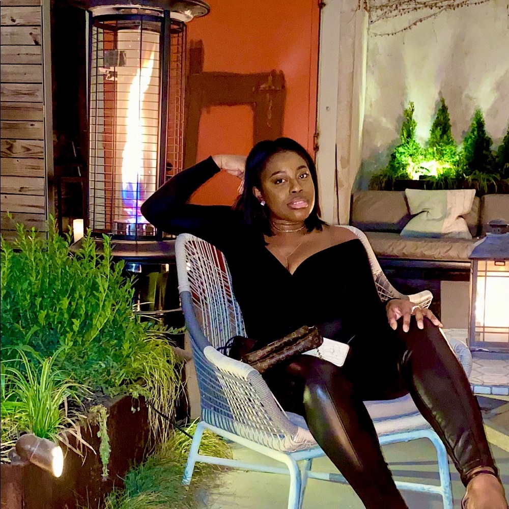 Meet your Posher, Alexia